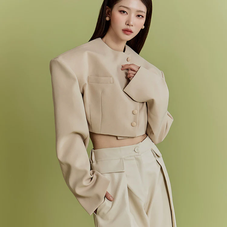 J9260 Wide Shoulder Single Crop Jacket - Image 2