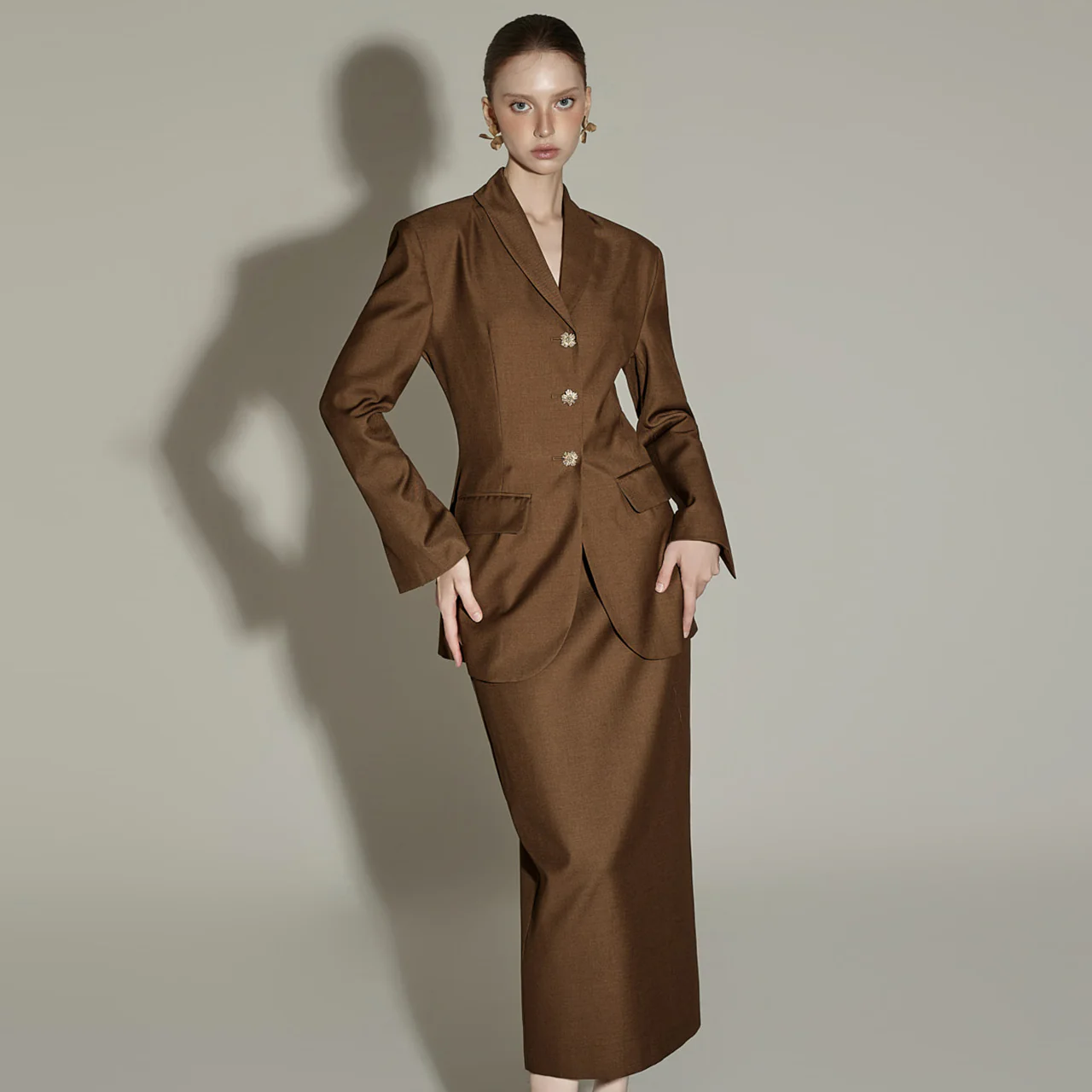 J9320 Three-Button Jacket - Image 2