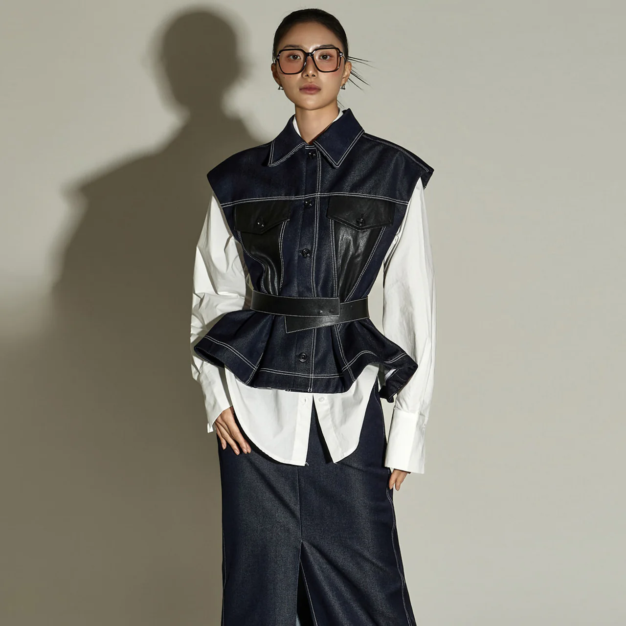 J9334 Vest with Belt - Image 2