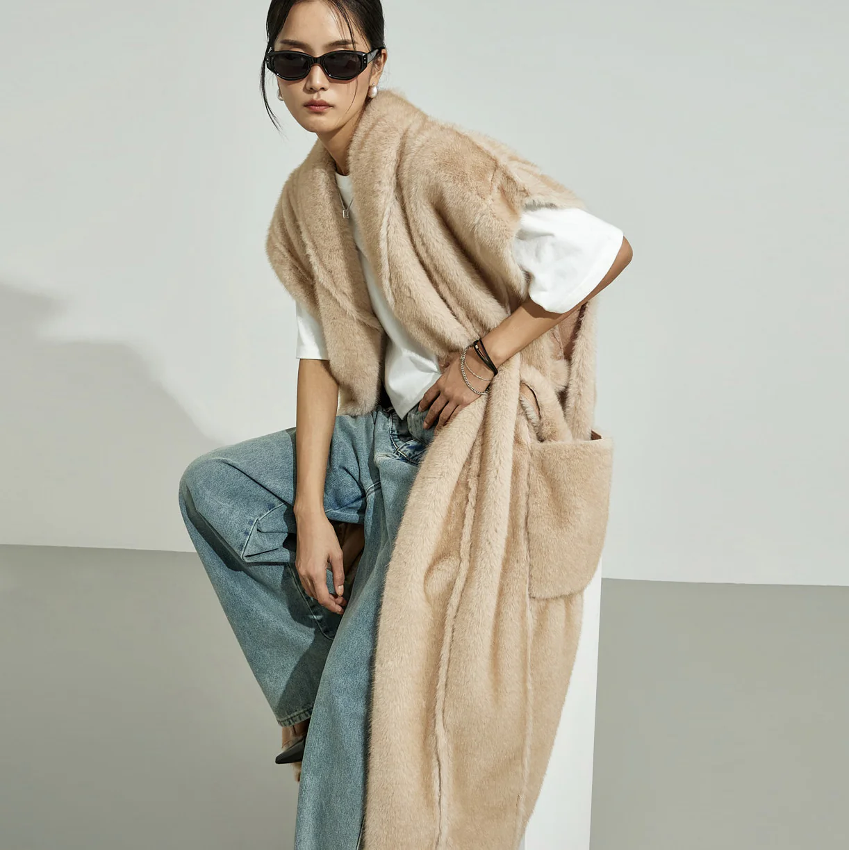 J9348 Fur Vest with  Strap - Image 2