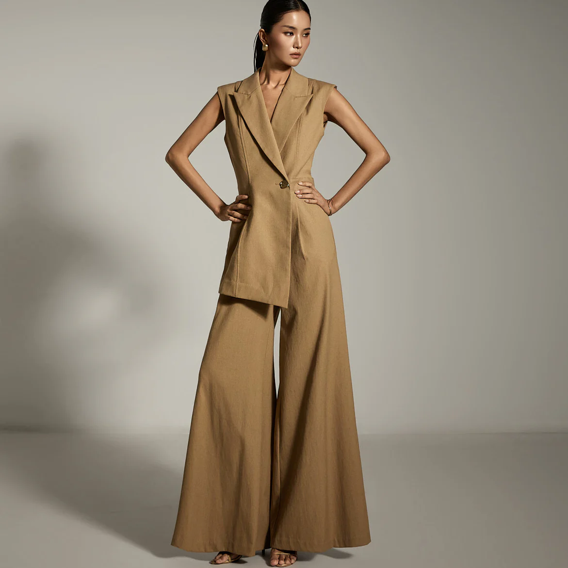JS9023 Sleeveless Jump Suit - Image 2