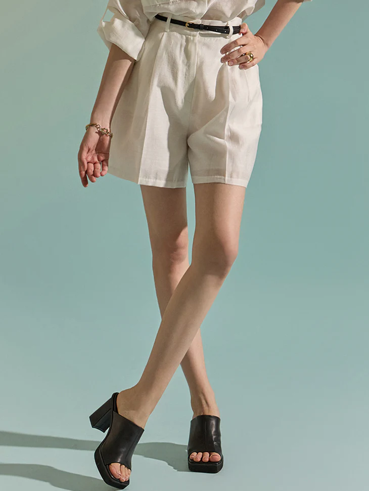 P2920 Bermuda Pants with Belt