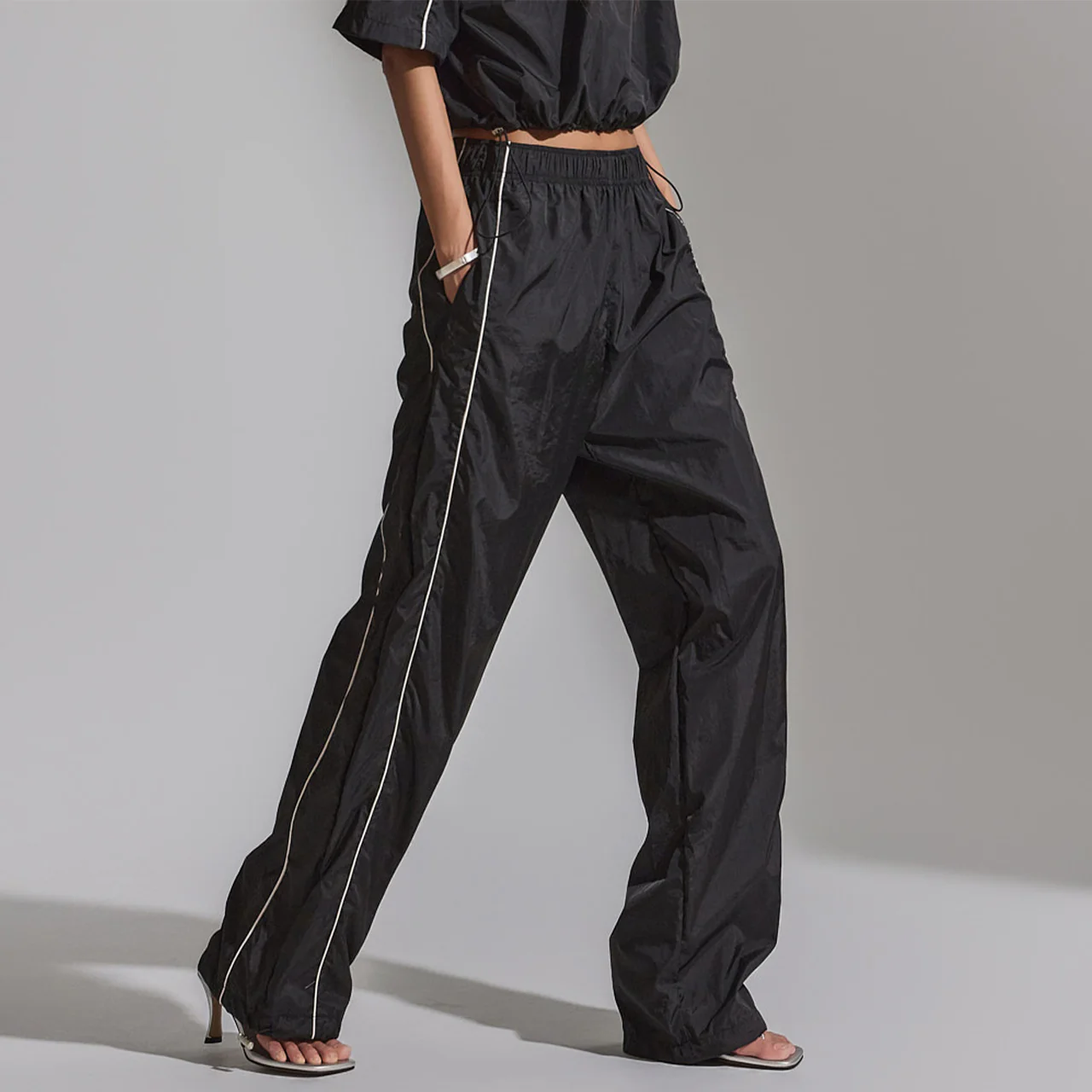 P3187 Taping Line Detailed Pants - Image 2