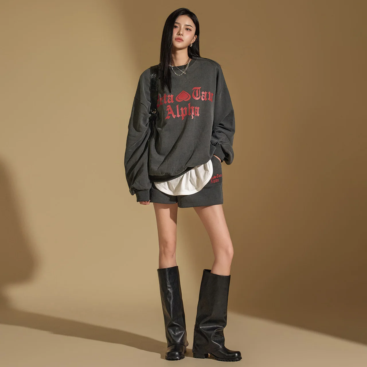 P3242 Lettering Short Pants - Image 2