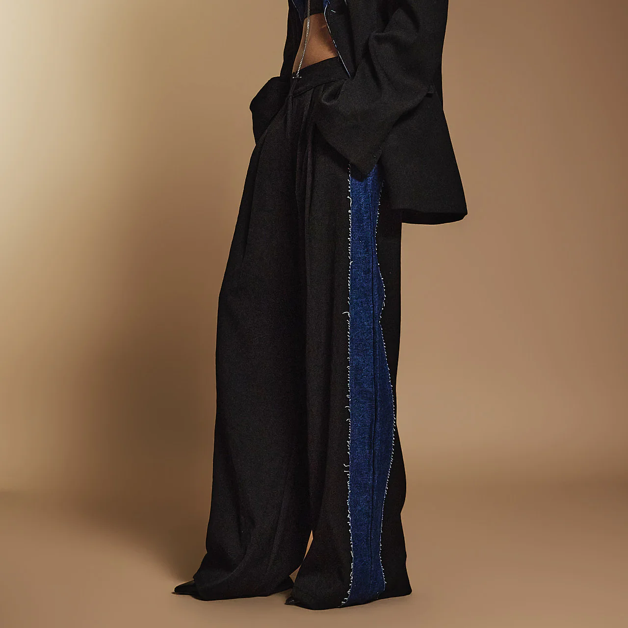 P3251 Denim Color Contrasting Pants - Image 2