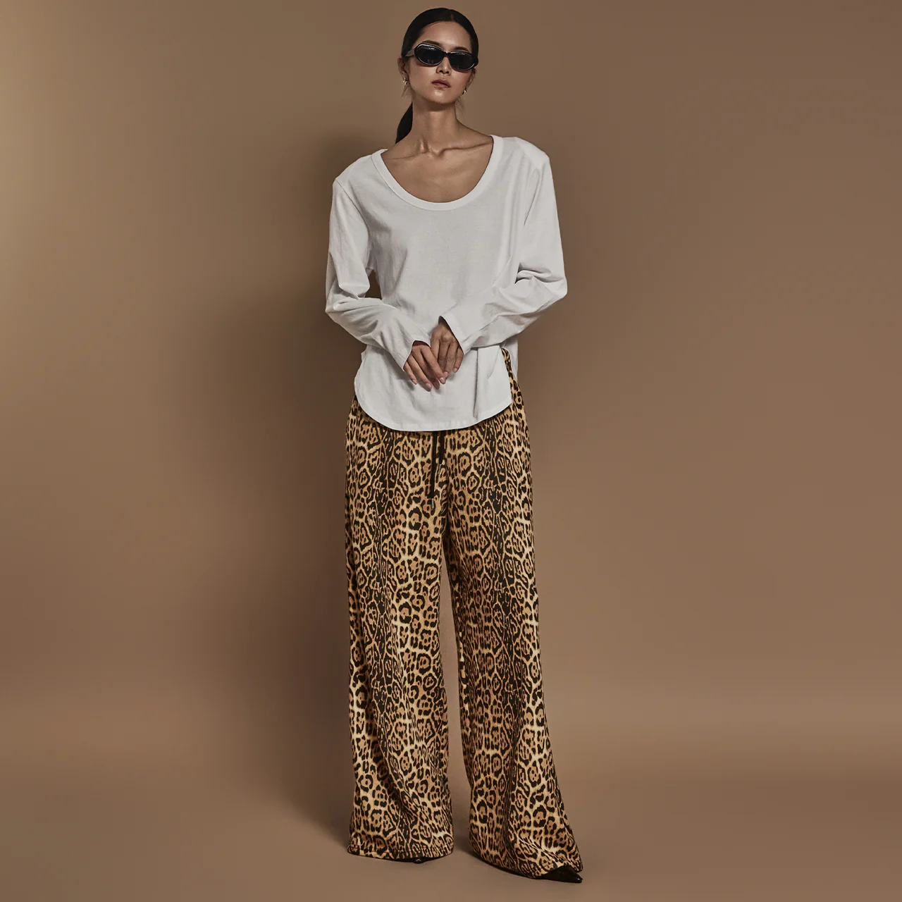 P3306 Leopard Print Pattern sweat Pants - Image 2