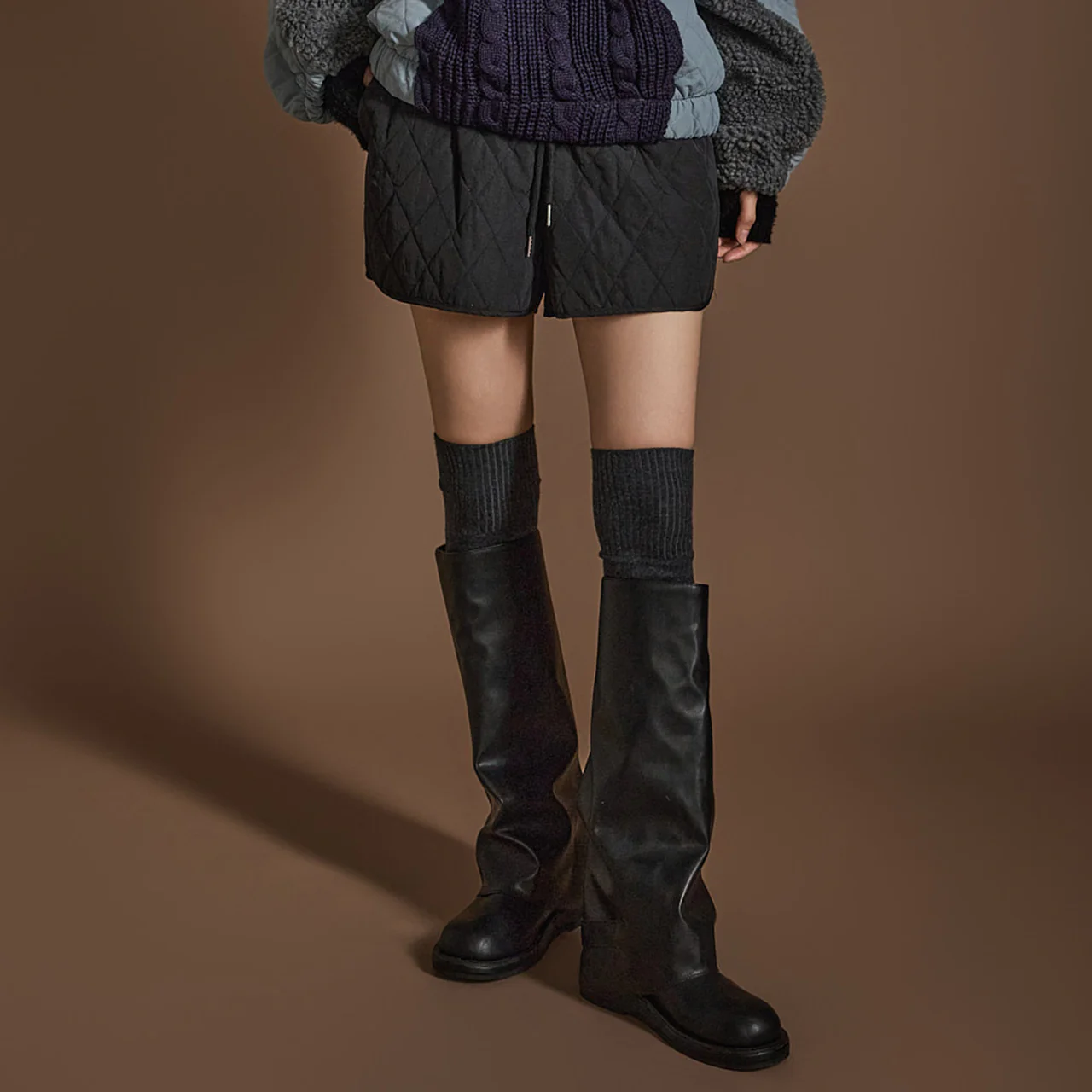P3334 Quilted Short Pants - Image 2