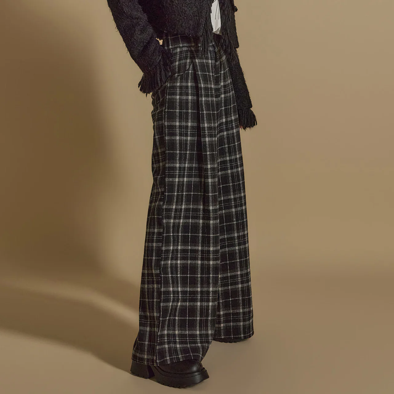 P3369 Wool Plaid Pants - Image 2