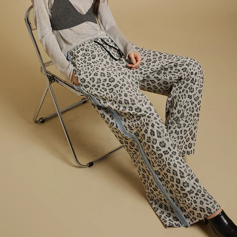 P3401 Leopard Patterned Sweat Pants - Image 2