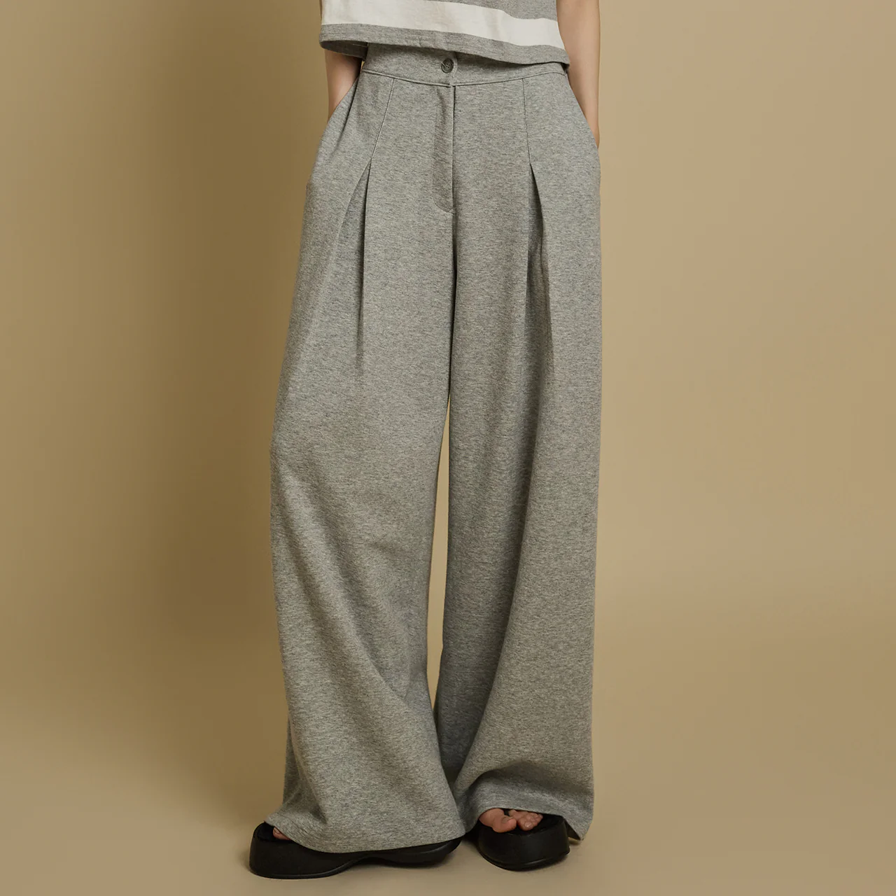 P3456 Pintuck Pants - Image 2