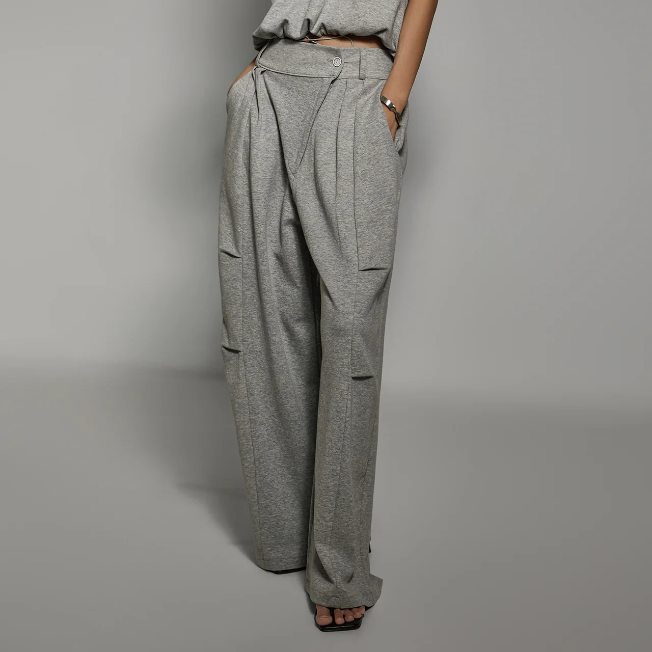 P3474 Cargo Sweat Pants - Image 2