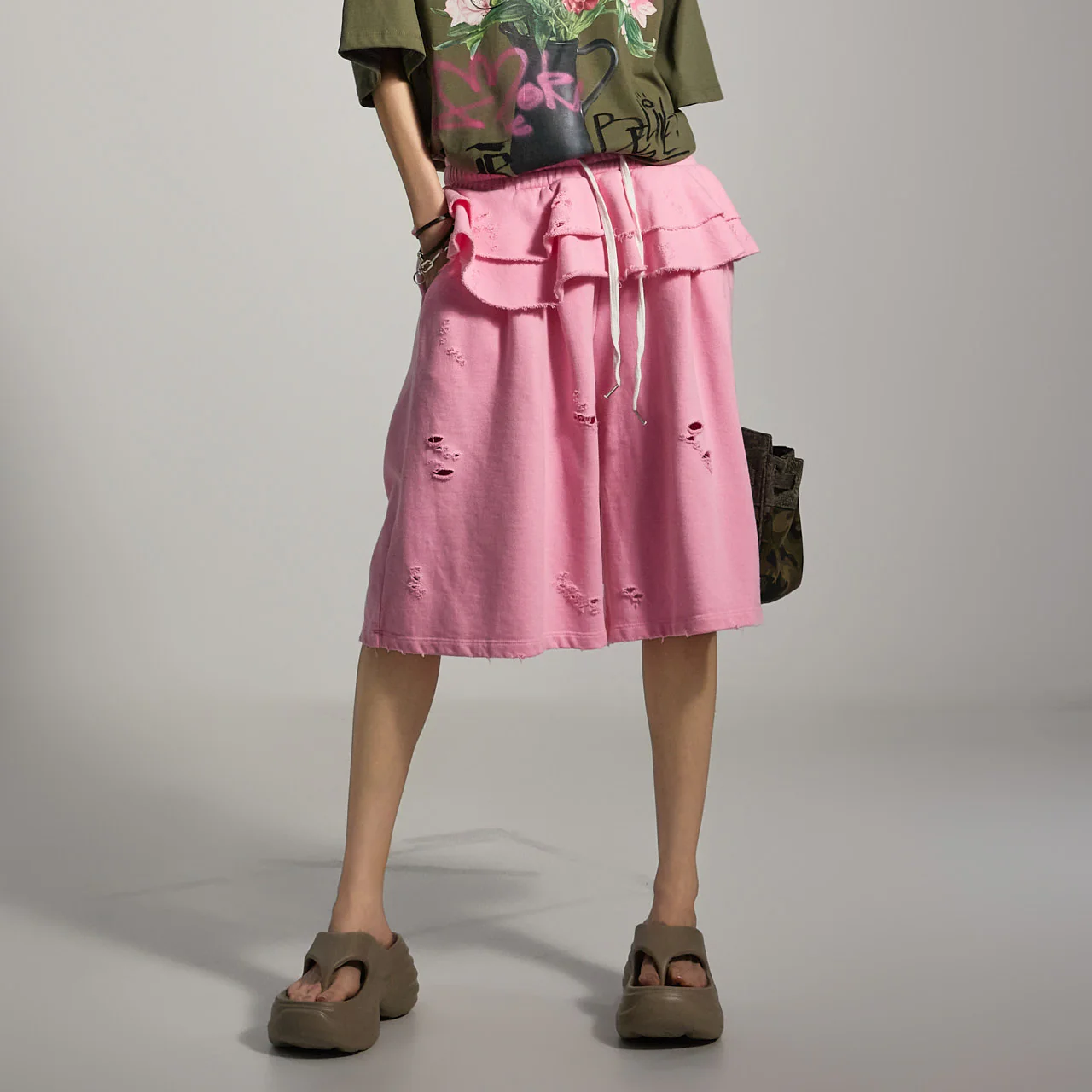 P3483 Frill Bermuda Pants - Image 2