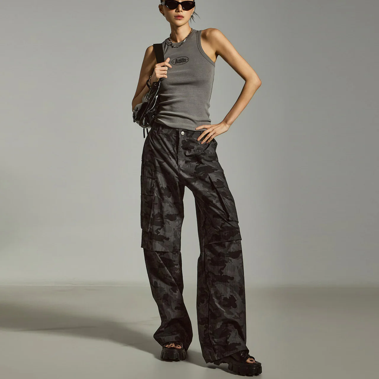 P3559 Camouflage Cargo Pants - Image 2