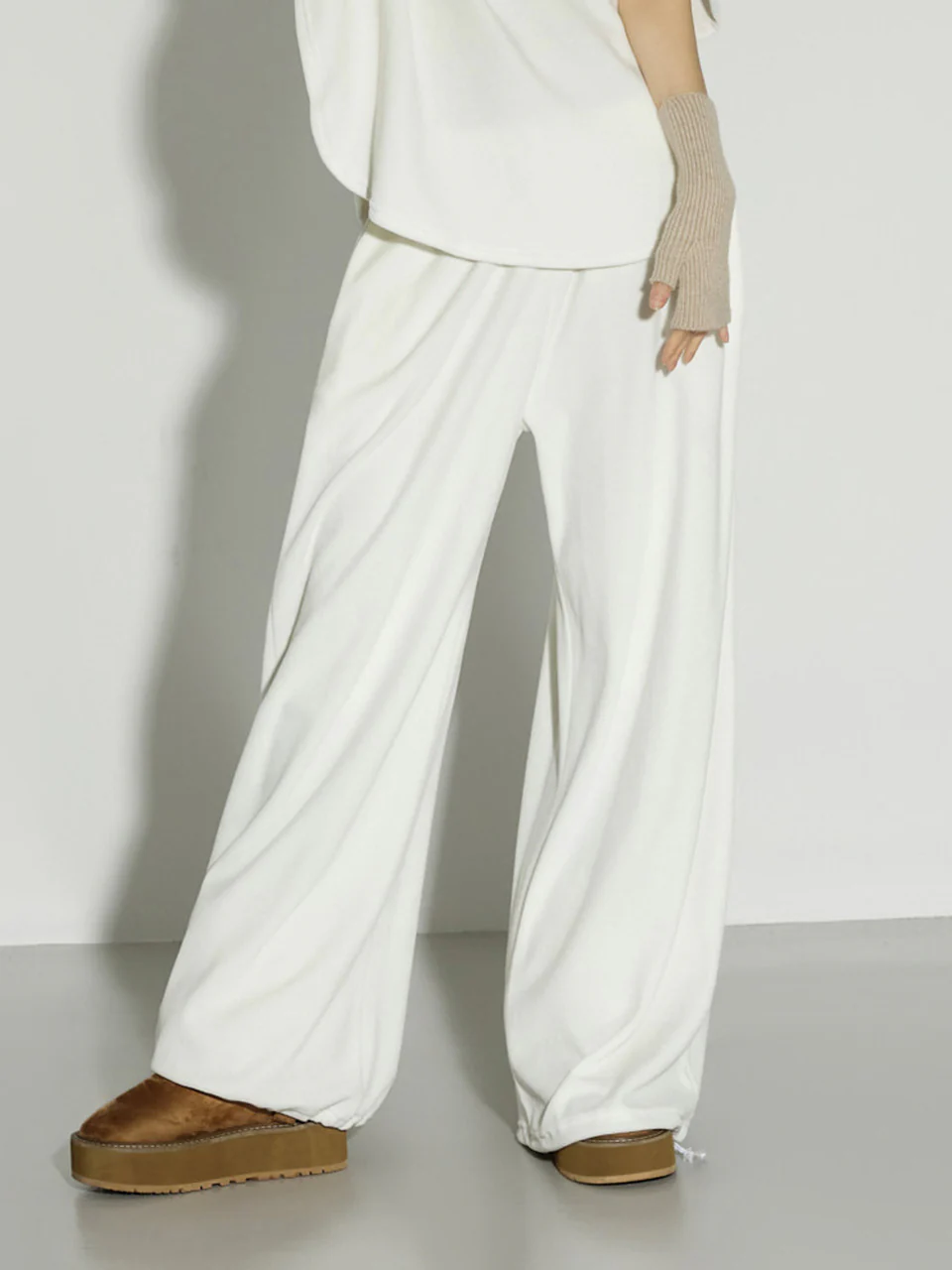 P3696 Velvet Sweat Pants