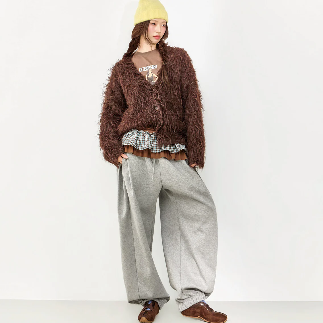 P3736 Pintuck Jogger Sweat Pants - Image 2