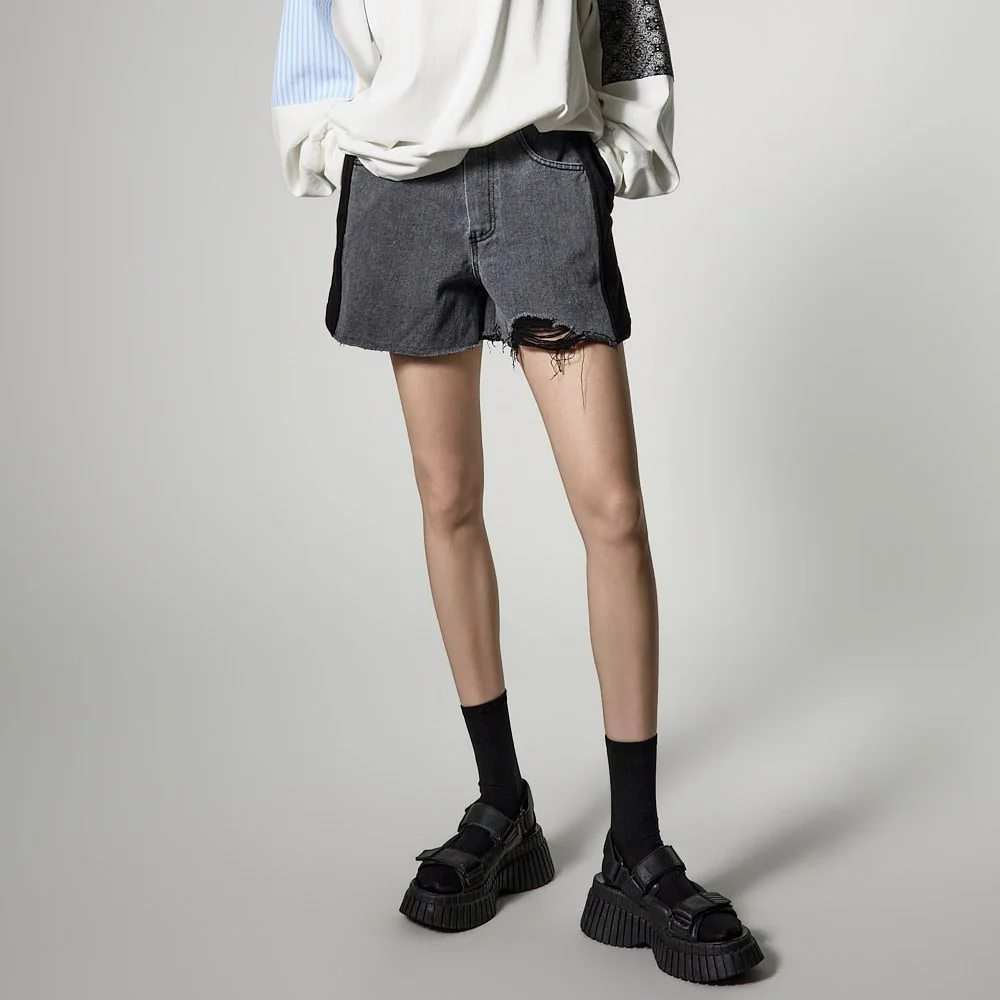 P3790 Damaged Denim Shorts - Image 2