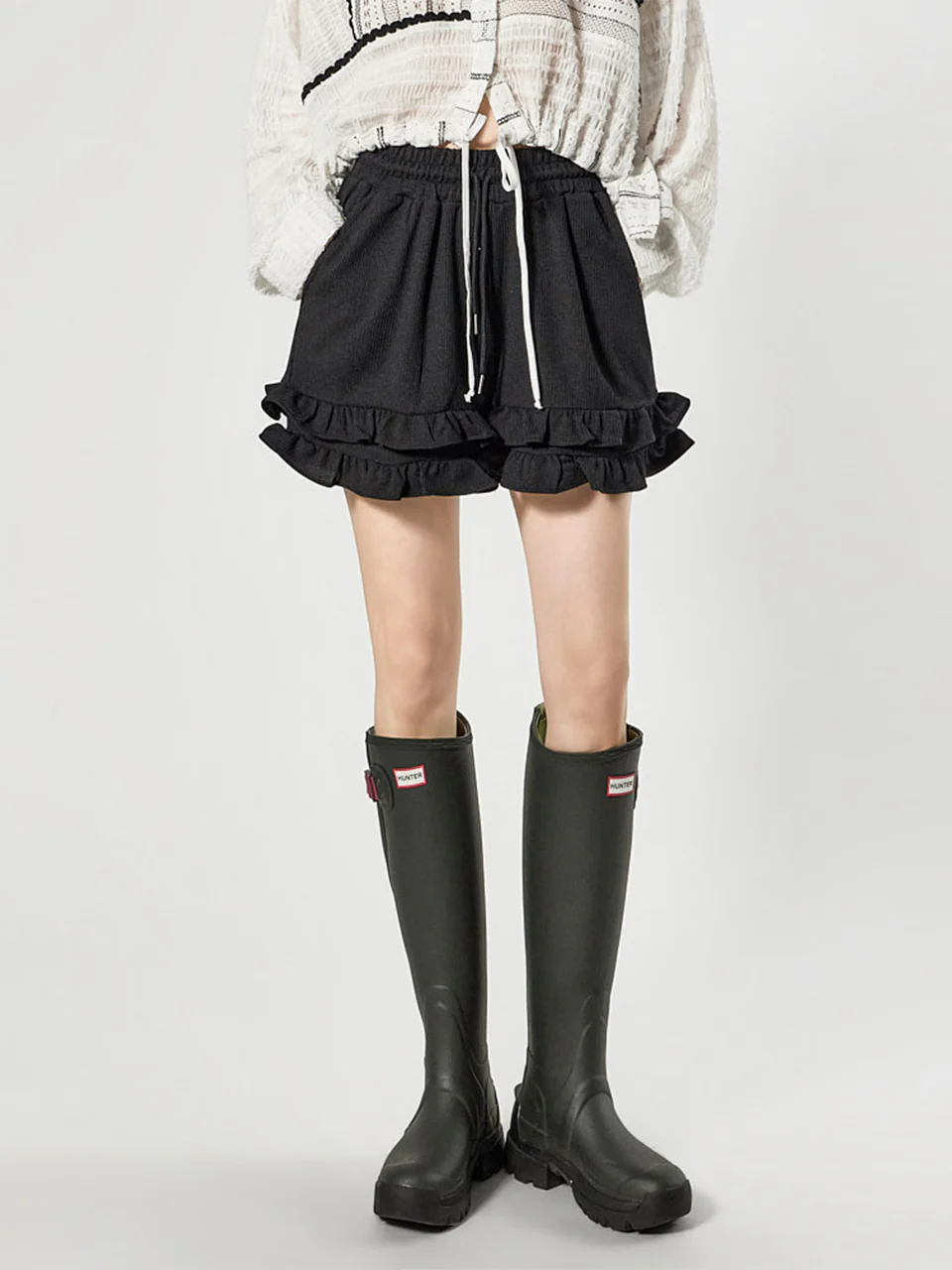 P3804 Frill Shorts