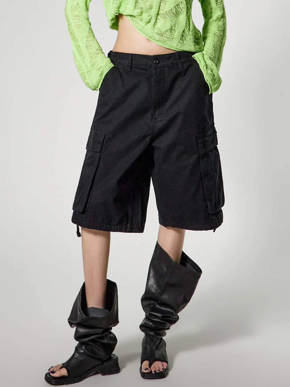 P3815 Wide Cargo Half Pants