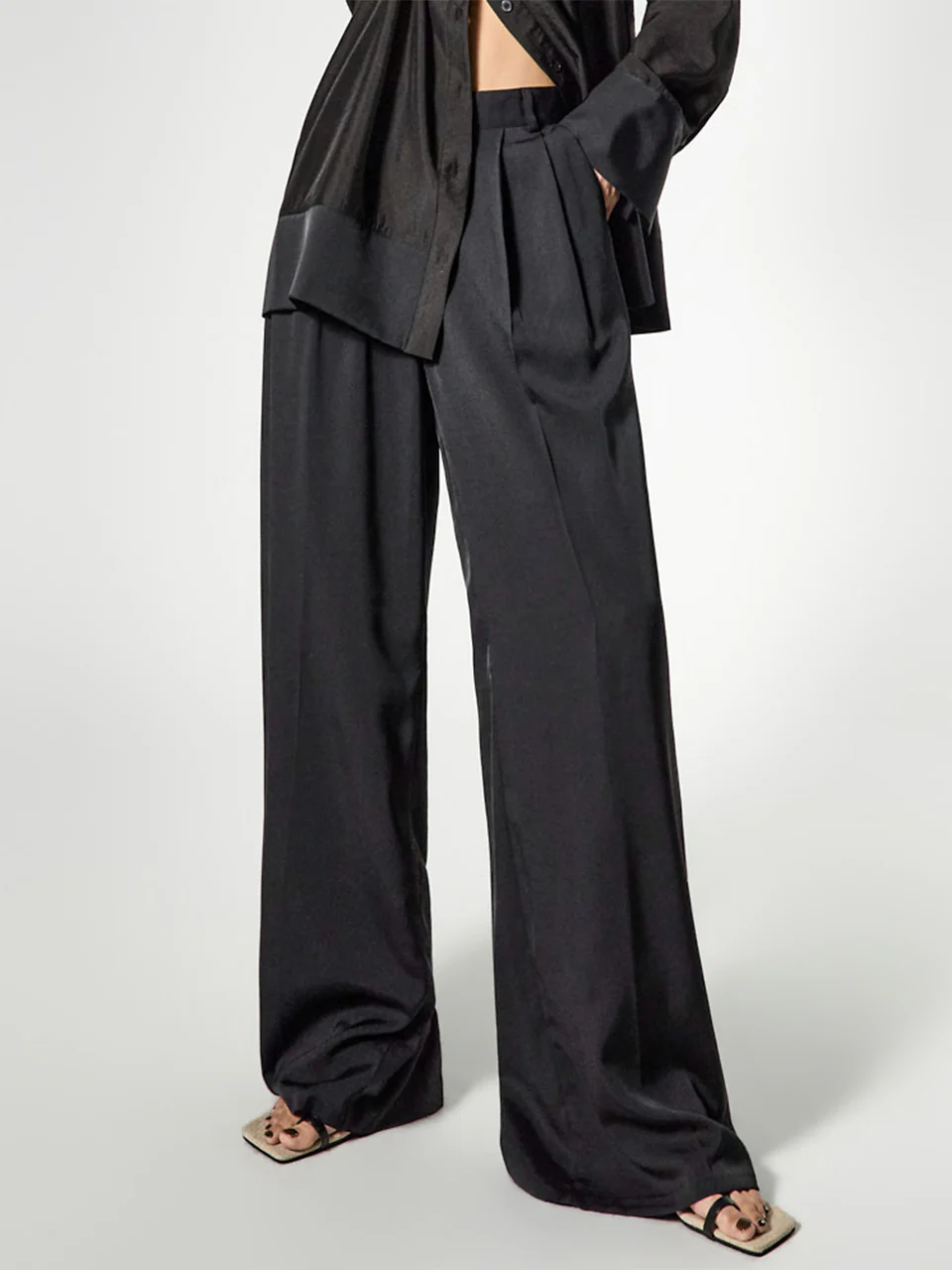 P9196 Silky Wide Pants