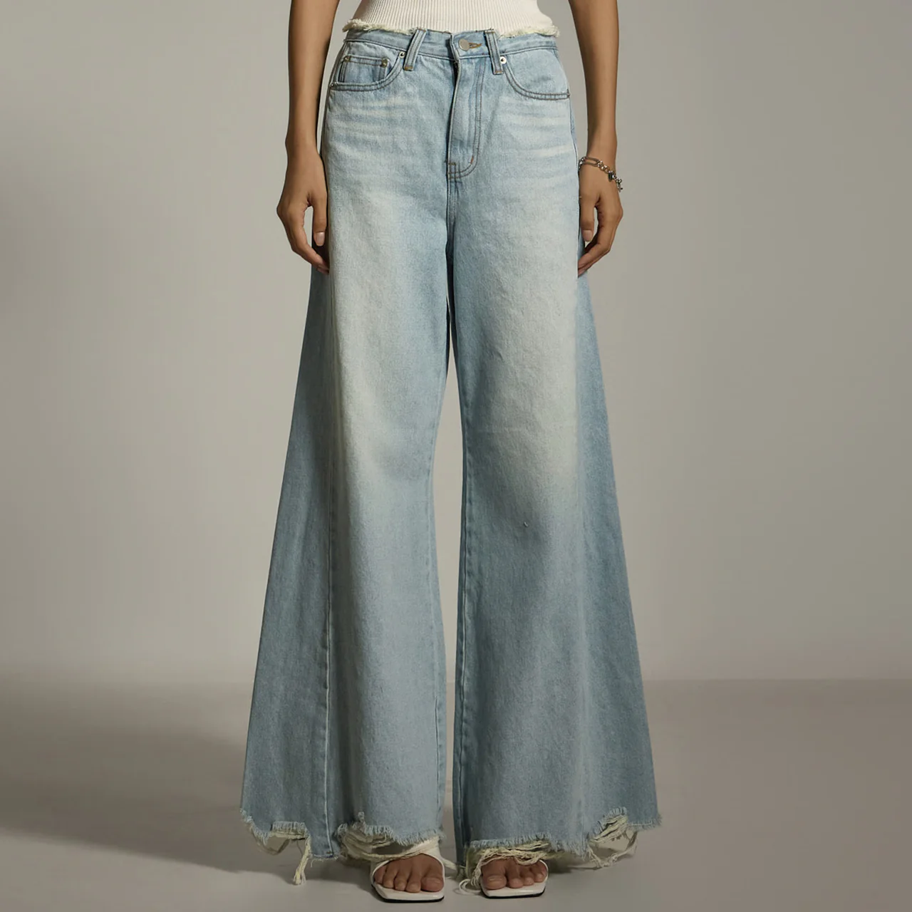 PJ580 Wide Jeans - Image 2