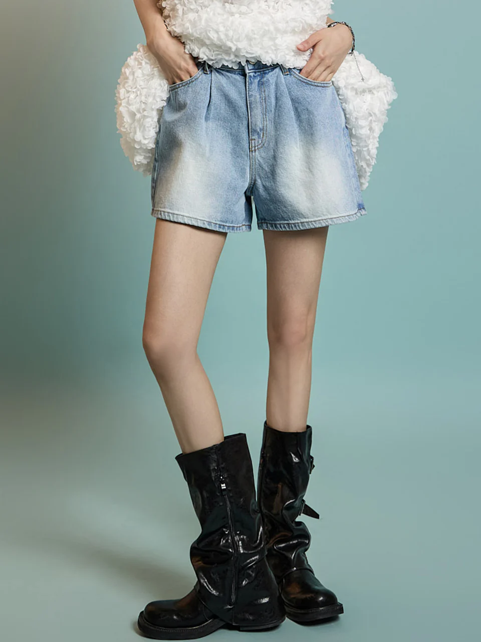 PJ584 Pintuck Short Jeans