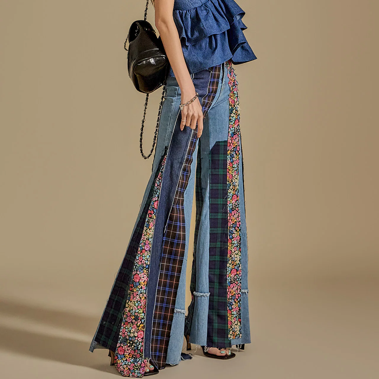 PJ9002 Quilt Flared Jeans - Image 2