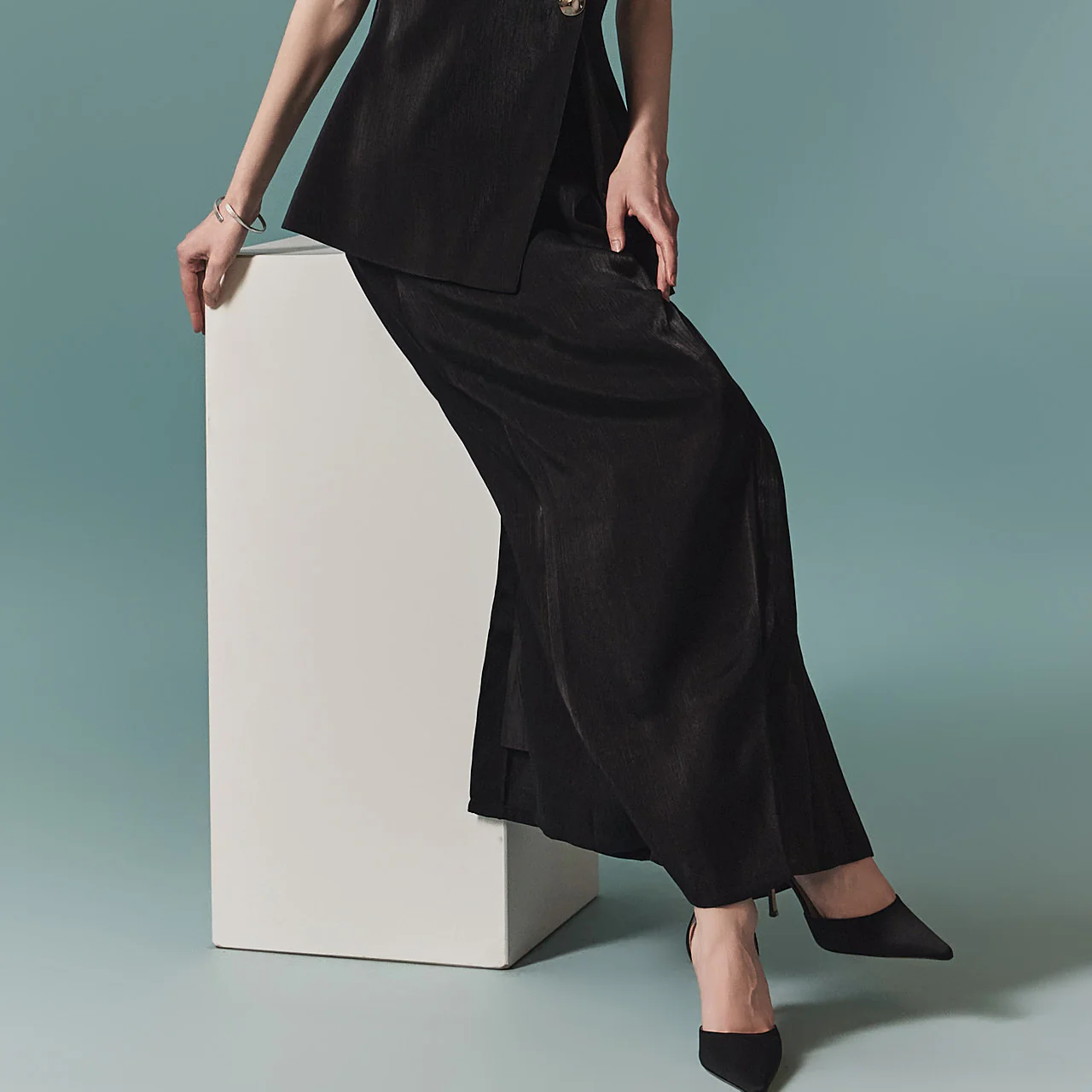SK2725 Slit Skirt - Image 2