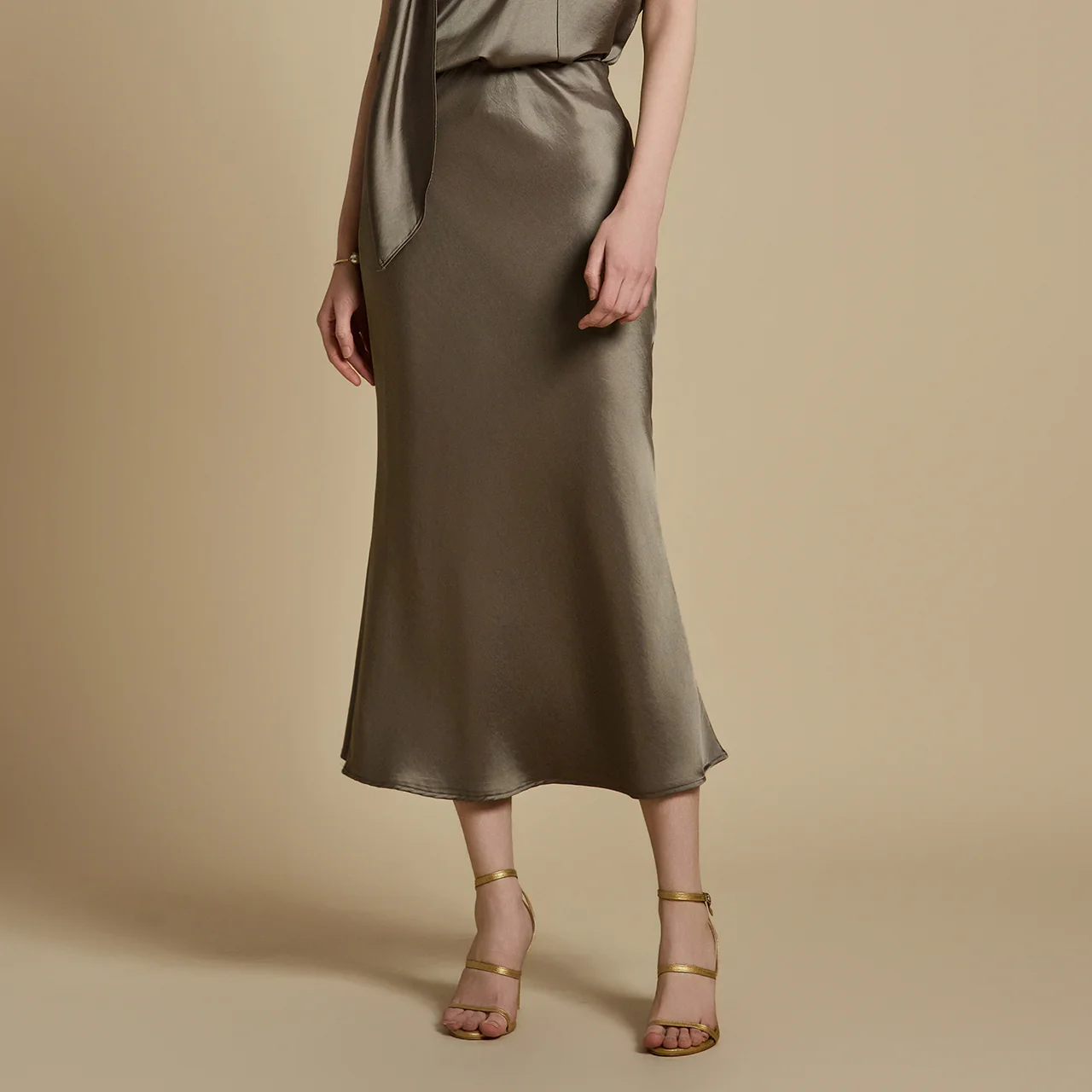 SK2984 Satin Skirt - Image 2