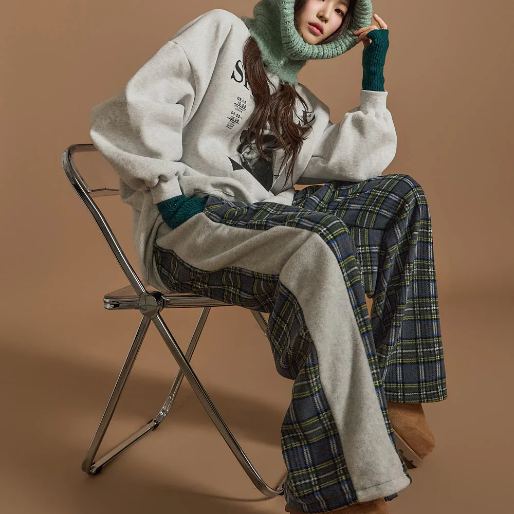 TP2010 Sweatshirt and Pants Set - Image 2
