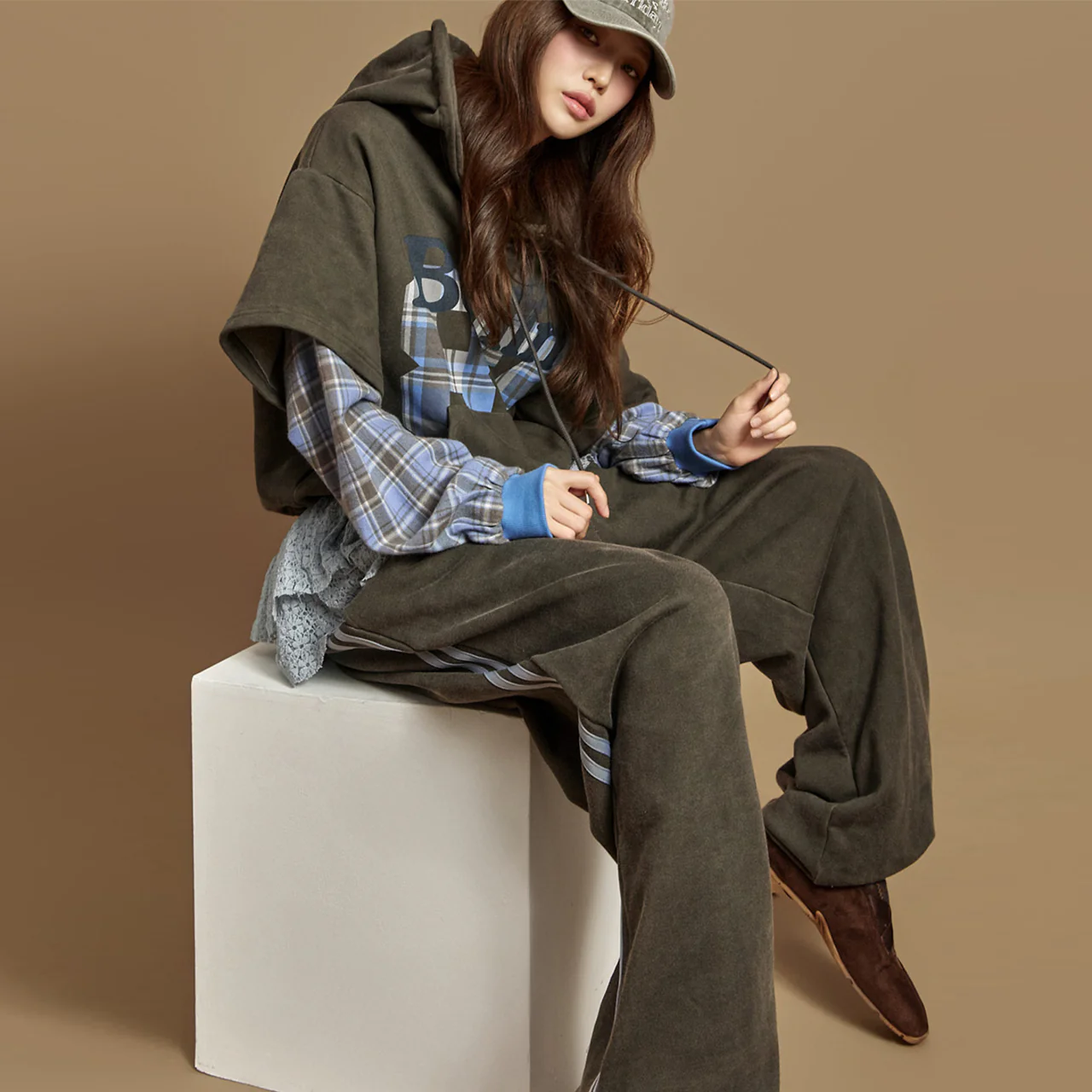TP2281 Hooded and Pants Set - Image 2
