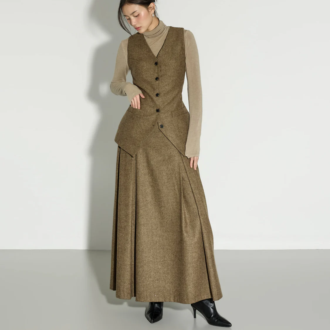 TP2311 Vest and Skirt Set - Image 2