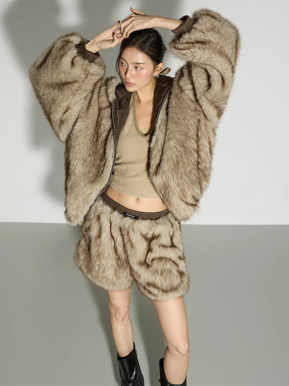 TR047 Reversible Fur Hooded Set