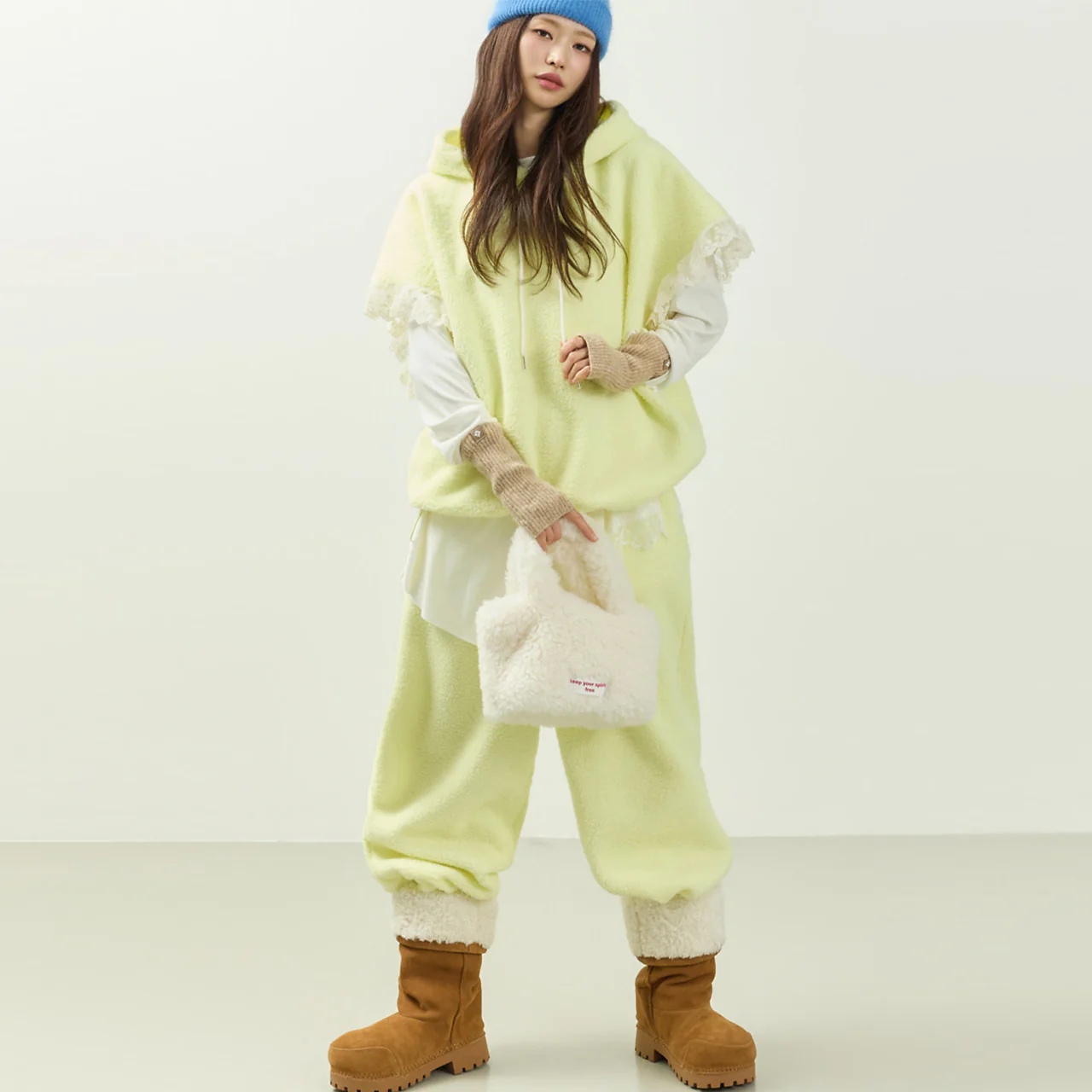 TR048 Fleece Lace Sweat Set - Image 2
